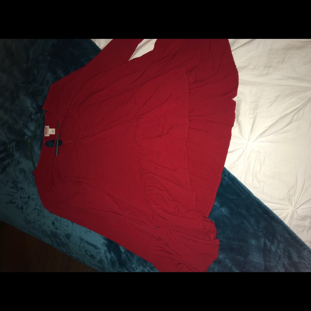 Red top - Picture 2 of 4